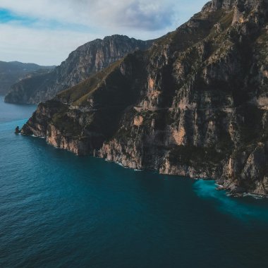 Land of The Sirens: Parthenope, Leucosia, Molpé